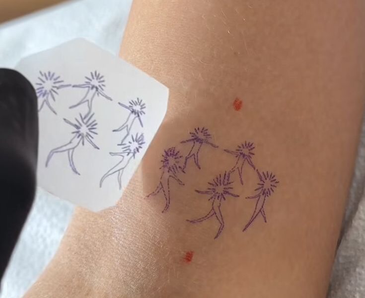 Tatuajes Minimalistas: La belleza de lo sencillo 1 descarga 92